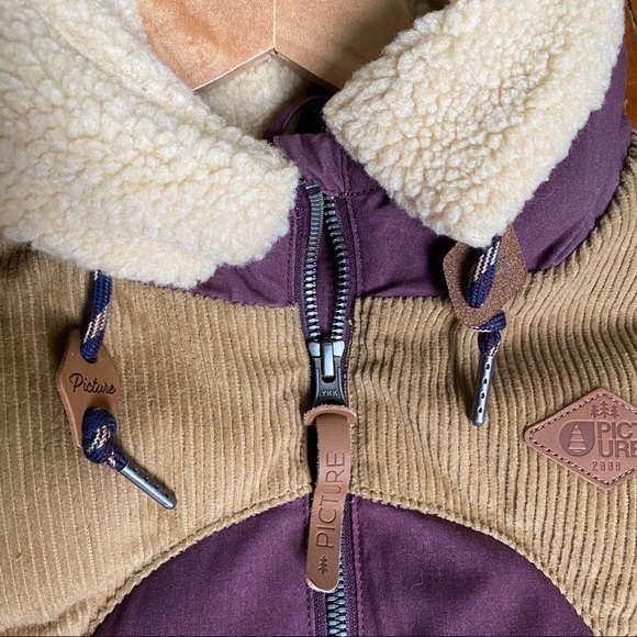 FALL DOWN HOODED VEST - Picture 6 of 6